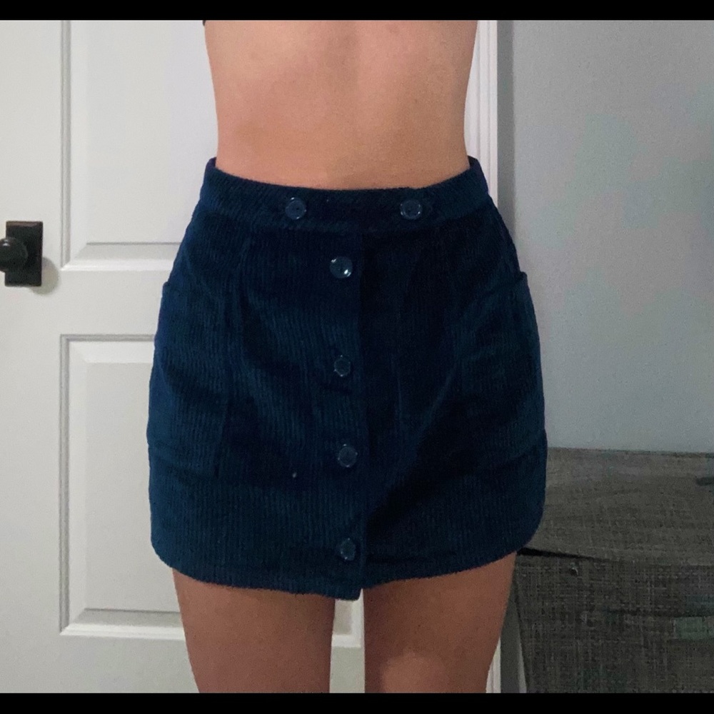 🦋corduroy highwaisted navy skirt with buttons🦋